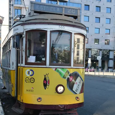 아파트 Baixa Sunny With A View! *