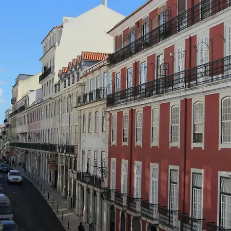 아파트 Baixa Sunny With A View!